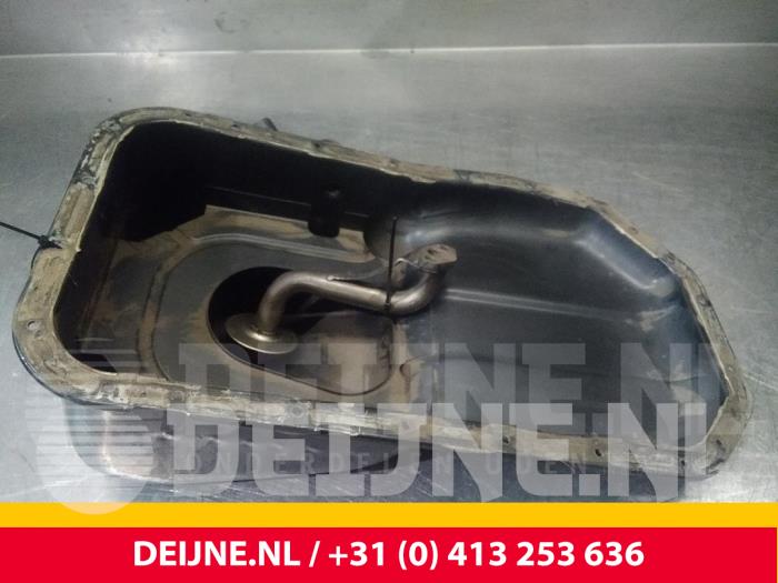 Gebrauchte Ölwanne Hyundai H200 Preis € 72,60 Mit Mehrwertsteuer angeboten von van Deijne Onderdelen Uden B.V.