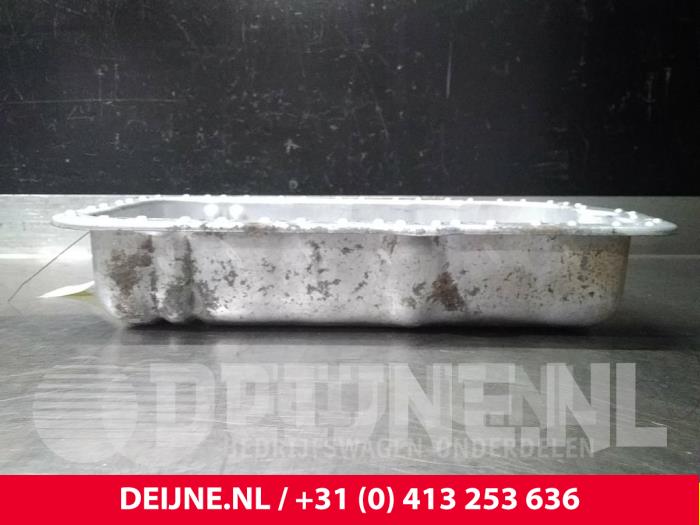 Gebrauchte Ölwanne Renault Master Preis € 42,35 Mit Mehrwertsteuer angeboten von van Deijne Onderdelen Uden B.V.
