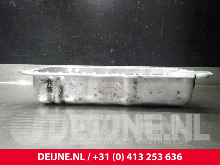 Gebrauchte Ölwanne Renault Master Preis € 42,35 Mit Mehrwertsteuer angeboten von van Deijne Onderdelen Uden B.V.