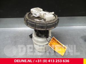 Usados Bomba eléctrica de combustible Renault Twingo Precio € 50,00 Norma de margen ofrecido por van Deijne Onderdelen Uden B.V.