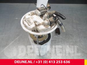 Używane Elektryczna pompa paliwa Renault Trafic New (FL) Cena na żądanie oferowane przez van Deijne Onderdelen Uden B.V.