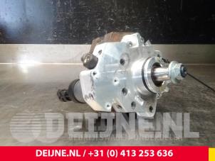 Usados Bomba de gasolina mecánica Renault Master Precio € 90,75 IVA incluido ofrecido por van Deijne Onderdelen Uden B.V.