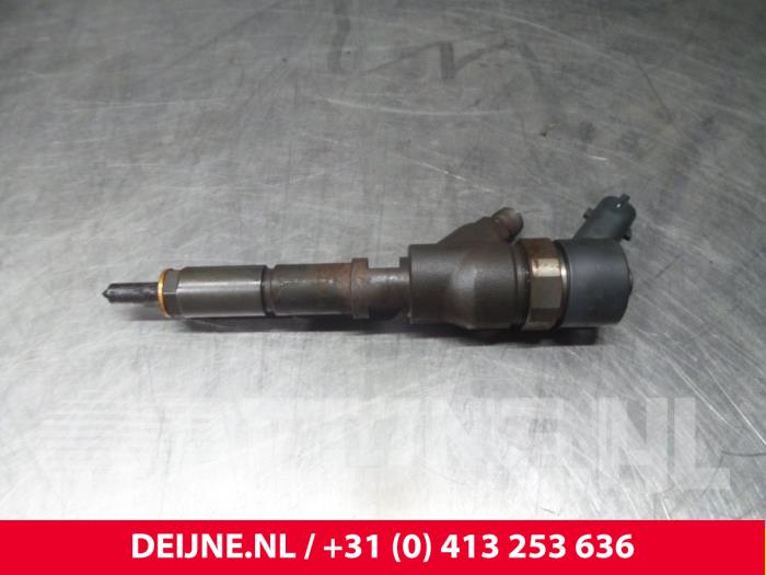 Usagé Injecteurs Peugeot Expert Prix € 72,60 Prix TTC proposé par van Deijne Onderdelen Uden B.V.