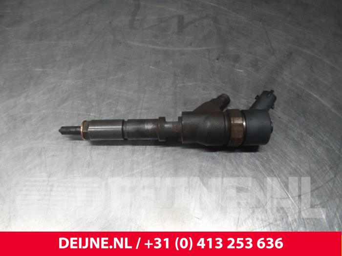 Usagé Injecteurs Peugeot Expert Prix € 72,60 Prix TTC proposé par van Deijne Onderdelen Uden B.V.