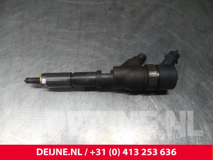 Usagé Injecteurs Peugeot Expert Prix € 72,60 Prix TTC proposé par van Deijne Onderdelen Uden B.V.
