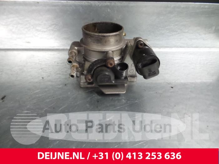 Usagé Boitier papillon Opel Tigra Prix € 50,00 Règlement à la marge proposé par van Deijne Onderdelen Uden B.V.