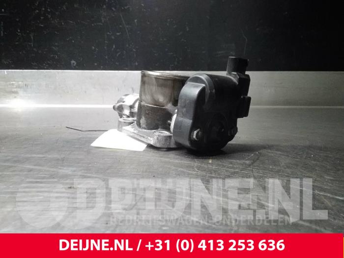 Usagé Boitier papillon Toyota HiAce II 2.5 D4-D 117 Prix € 48,40 Prix TTC proposé par van Deijne Onderdelen Uden B.V.