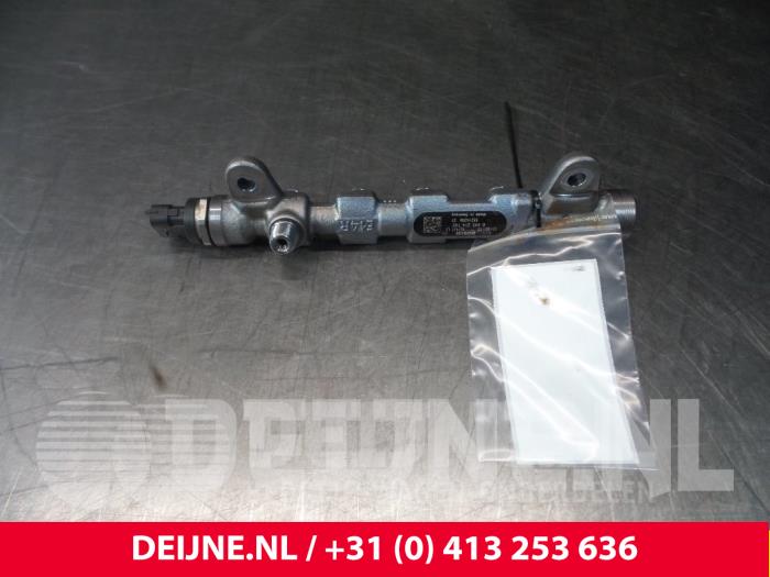 Usagé Système d'injection Opel Combo Prix € 48,40 Prix TTC proposé par van Deijne Onderdelen Uden B.V.