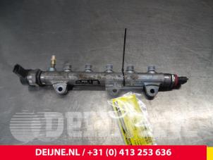 Used Fuel injector nozzle Renault Trafic Price € 42,35 Inclusive VAT offered by van Deijne Onderdelen Uden B.V.