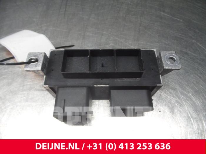 Glow plug relay Renault Kangoo van Deijne Onderdelen Uden B.V.