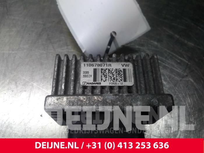 Glow plug relay Renault Master 110678071R