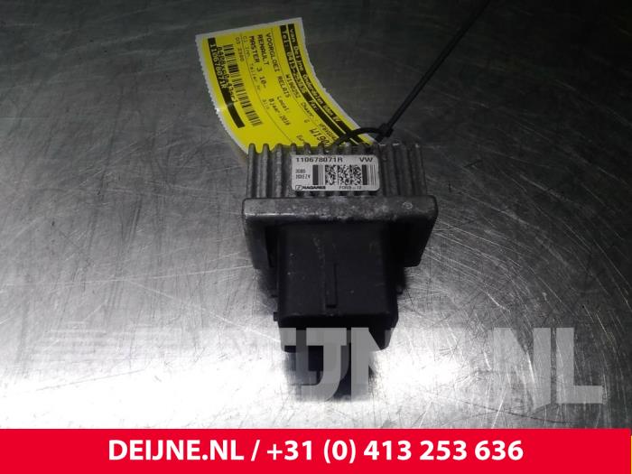 Glow plug relay Renault Master 110678071R