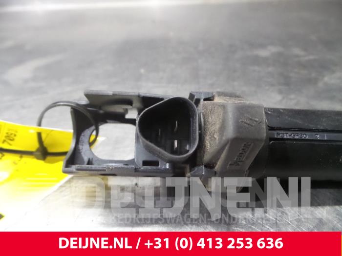 Pen ignition coil from a Peugeot Partner Tepee (7A/B/C/D/E/F/G/J/P/S) 1.6 VTi 120 16V Phase 2 2016