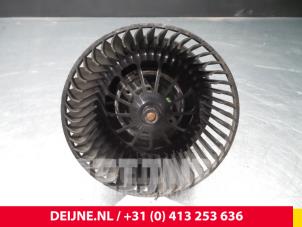 Usagé Moteur de ventilation chauffage Ford Focus Prix € 20,00 Règlement à la marge proposé par van Deijne Onderdelen Uden B.V.