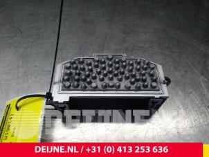 Usados Resistencia de calefactor Audi Q3 (8UB/8UG) 2.0 16V TFSI 170 Quattro Precio € 25,00 Norma de margen ofrecido por van Deijne Onderdelen Uden B.V.
