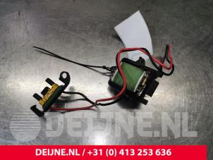 Used Heater resistor Renault Trafic Price € 12,10 Inclusive VAT offered by van Deijne Onderdelen Uden B.V.