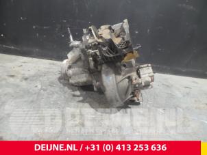 Gebrauchte Getriebe Peugeot Partner 08- Preis € 242,00 Mit Mehrwertsteuer angeboten von van Deijne Onderdelen Uden B.V.