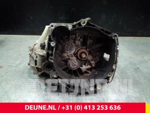 Usagé Boîte de vitesse Renault Master Prix € 423,50 Prix TTC proposé par van Deijne Onderdelen Uden B.V.