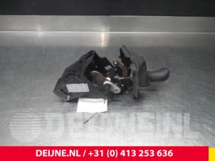 Used Gear stick Renault Kangoo Express (FW) 1.5 dCi 75 FAP Price € 48,40 Inclusive VAT offered by van Deijne Onderdelen Uden B.V.