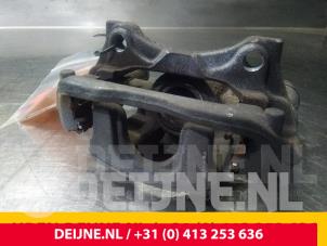 Usagé Etrier de frein (pince) arrière gauche Mercedes Vito (447.6) 1.6 111 CDI 16V Prix sur demande proposé par van Deijne Onderdelen Uden B.V.