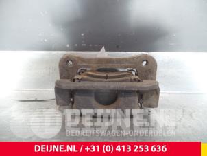 Used Rear brake calliper, right Hyundai H-300 Travel 2.5 CRDi Price on request offered by van Deijne Onderdelen Uden B.V.