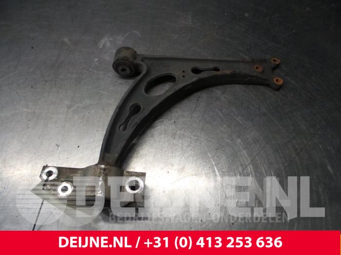 Front lower wishbone, left from a Volkswagen Eos (1F7/F8) 2.0 TDI DPF 2007