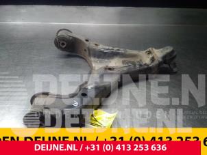 Used Front lower wishbone, left Hyundai H350 Price on request offered by van Deijne Onderdelen Uden B.V.