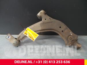 Usagé Bras de suspension bas avant droit Citroen Berlingo Prix sur demande proposé par van Deijne Onderdelen Uden B.V.