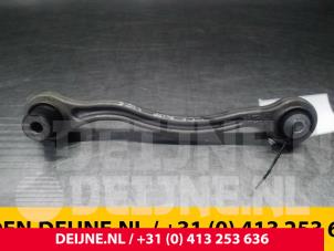 Usagé Bras de suspension arrière gauche Mercedes C Estate (S205) C-200 2.0 CGI 16V Prix € 18,00 Règlement à la marge proposé par van Deijne Onderdelen Uden B.V.