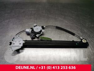 Używane Mechanizm szyby prawej przedniej wersja 2-drzwiowa Nissan NV 200 Cena € 72,60 Z VAT oferowane przez van Deijne Onderdelen Uden B.V.