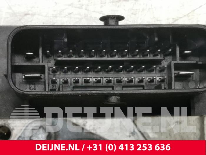 Usagé Bloc ABS Mercedes Sprinter Prix € 248,05 Prix TTC proposé par van Deijne Onderdelen Uden B.V.
