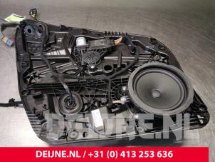 Używane Mechanizm szyby prawej tylnej wersja 4-drzwiowa Volvo XC60 II (UZ) 2.0 T5 16V AWD Cena € 100,00 Procedura marży oferowane przez van Deijne Onderdelen Uden B.V.