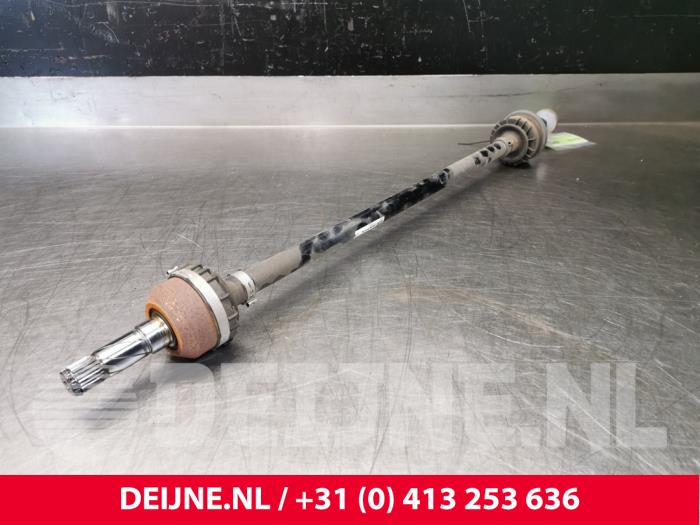 Drive shaft, rear right from a Volvo XC90 II 2.0 D5 16V AWD 2019