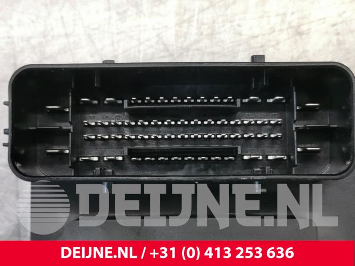 Usagé Bloc ABS Volvo XC90 II 2.0 D5 16V AWD Prix € 245,00 Règlement à la marge proposé par van Deijne Onderdelen Uden B.V.
