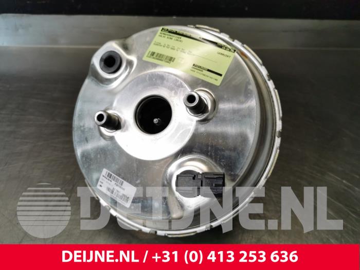 Begagnade Bromsservo Volvo XC90 II 2.0 D5 16V AWD Pris € 125,00 Marginaltabell erbjuds av van Deijne Onderdelen Uden B.V.