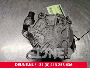 Used Vacuum pump (diesel) Volkswagen Caddy IV 2.0 TDI 16V DPF Price € 42,35 Inclusive VAT offered by van Deijne Onderdelen Uden B.V.