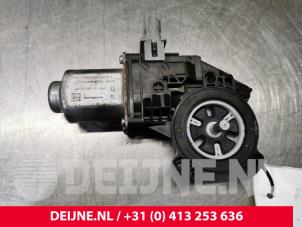 Usados Motor de ventanilla de puerta Peugeot Partner Precio de solicitud ofrecido por van Deijne Onderdelen Uden B.V.