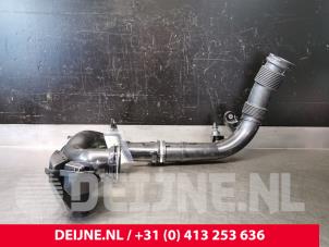 Used Air intake hose Volvo XC90 II 2.0 D5 16V AWD Price € 65,00 Margin scheme offered by van Deijne Onderdelen Uden B.V.
