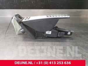 Used Accelerator pedal Volvo XC90 II 2.0 D5 16V AWD Price € 70,00 Margin scheme offered by van Deijne Onderdelen Uden B.V.