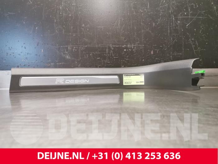 Begagnade Innerbelysning Volvo XC90 II 2.0 D5 16V AWD Pris € 50,00 Marginaltabell erbjuds av van Deijne Onderdelen Uden B.V.