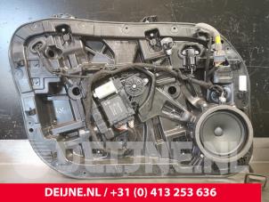 Usagé Mécanique vitre 4portes avant gauche Volvo XC90 II 2.0 D5 16V AWD Prix € 150,00 Règlement à la marge proposé par van Deijne Onderdelen Uden B.V.