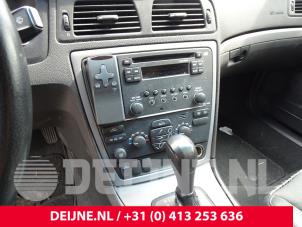 Used Radio control panel Volvo S60 I (RS/HV) 2.4 D5 20V Price € 120,00 Margin scheme offered by van Deijne Onderdelen Uden B.V.