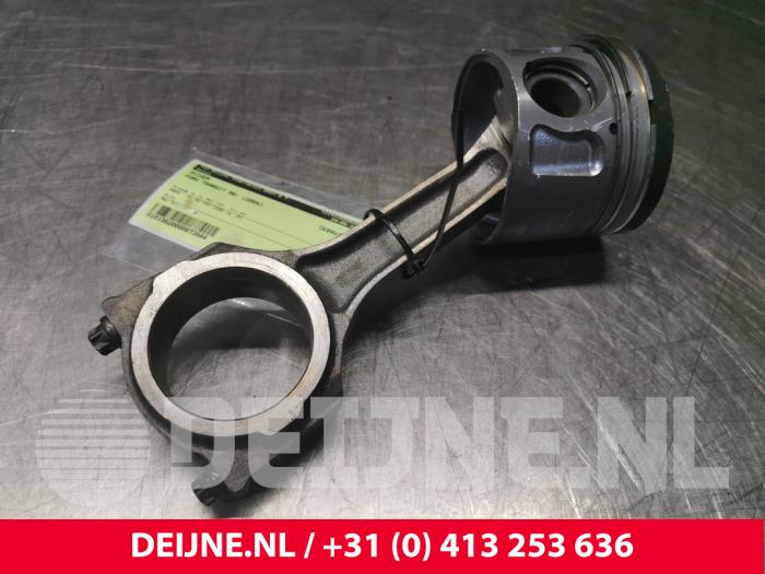 Usados Pistón Ford Transit Precio € 96,80 IVA incluido ofrecido por van Deijne Onderdelen Uden B.V.