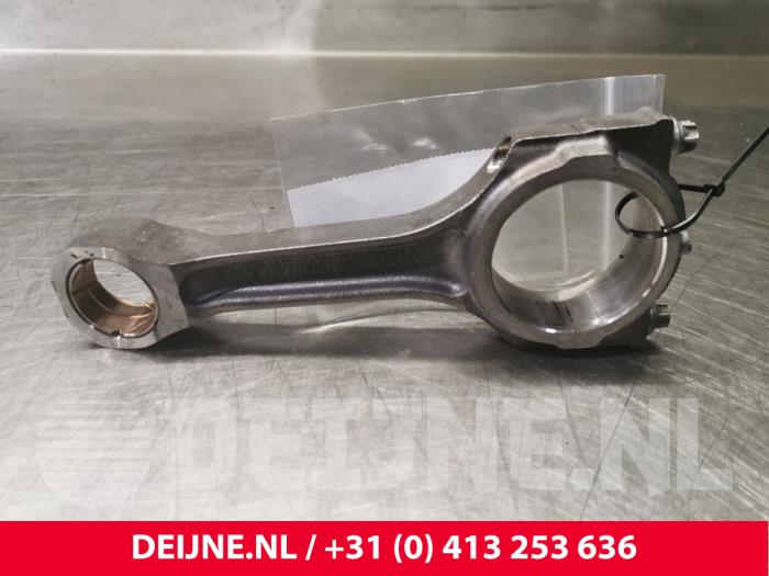 Używane Korbowód Ford Transit Cena € 96,80 Z VAT oferowane przez van Deijne Onderdelen Uden B.V.