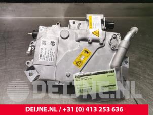 Używane DC/CD konwertor Volvo V60 I (FW/GW) 2.4 D6 20V AWD Twin Engine Plug-in Hybrid Cena € 700,00 Procedura marży oferowane przez van Deijne Onderdelen Uden B.V.