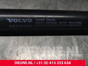 Gebrauchte Gasdämpfer Motorhaube Set Volvo XC40 (XZ) 2.0 D3 16V Preis € 80,00 Margenregelung angeboten von van Deijne Onderdelen Uden B.V.