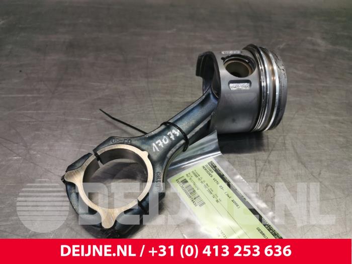 Usados Pistón Mercedes Vito Precio € 42,35 IVA incluido ofrecido por van Deijne Onderdelen Uden B.V.