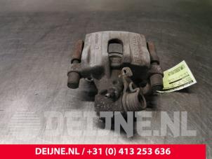 Używane Zacisk hamulcowy lewy tyl Volvo V40 (MV) 1.6 T4 GTDi 16V Cena € 40,00 Procedura marży oferowane przez van Deijne Onderdelen Uden B.V.
