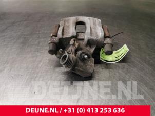 Usagé Etrier de frein (pince) arrière droit Volvo V40 (MV) 1.6 T4 GTDi 16V Prix € 40,00 Règlement à la marge proposé par van Deijne Onderdelen Uden B.V.