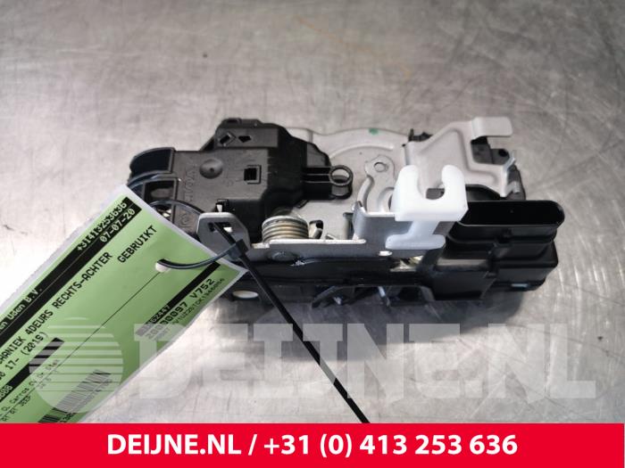 Rear door mechanism 4-door, right Volvo XC60 II 2.0 T5 16V AWD - 31462447